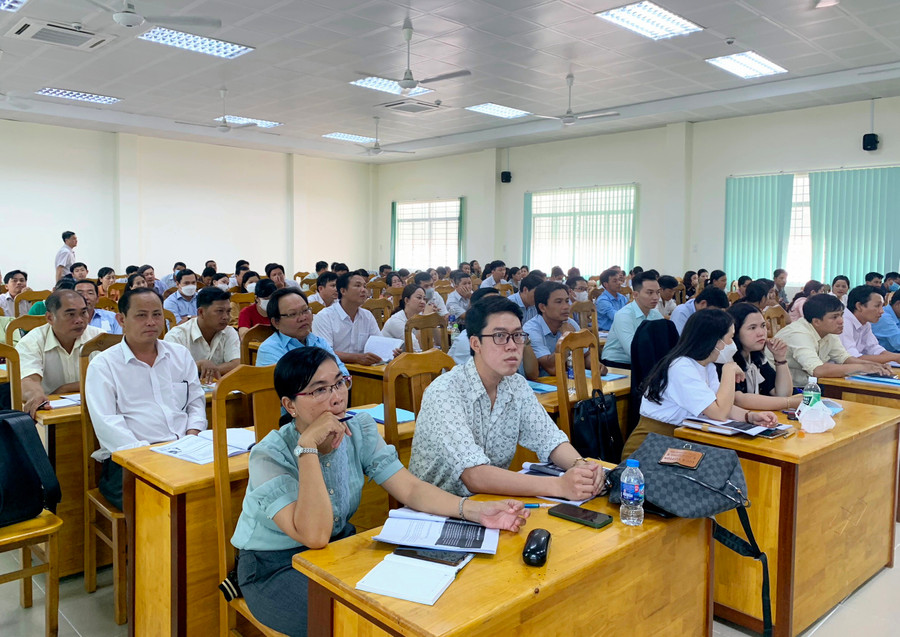 Các đại biểu tham dự tập huấn bồi dưỡng chuyên môn. Các đại biểu tham dự tập huấn bồi dưỡng chuyên môn.
