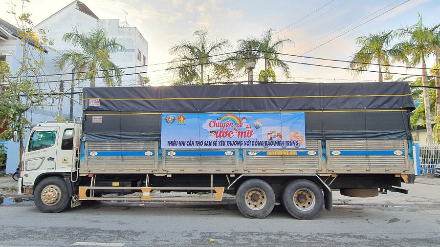 Chuyến xe ước mơ khởi hành đi miền Trung. Chuyến xe ước mơ khởi hành đi miền Trung.