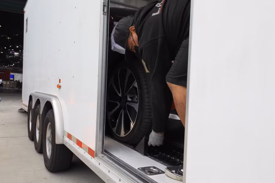 Ảnh “độc” bộ đôi xe điện VF e35, VF e36 trước giờ khai mạc LA Auto Show 2021