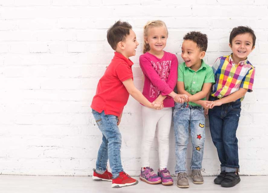 Các nghiên cứu đã chỉ ra rằng, bạn bè có ảnh hưởng đáng kể đến cuộc sống của mỗi người. Các nghiên cứu đã chỉ ra rằng, bạn bè có ảnh hưởng đáng kể đến cuộc sống của mỗi người.