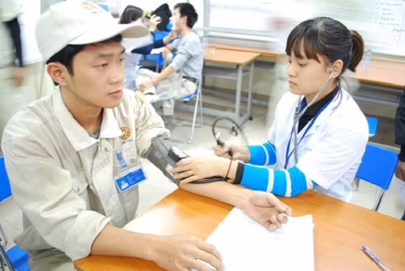 Chứng nhận tiêm vắc-xin ngừa Covid-19 cần thể hiện rõ thông tin về loại vắc-xin, thời gian tiêm. Ảnh minh họa