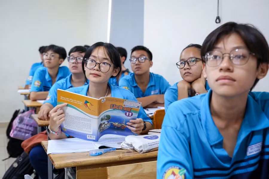 Học sinh lớp 11 đang theo học Chương trình GDPT 2018 sẽ là lứa đầu tiên thi tốt nghiệp THPT định dạng đề mới. Ảnh minh họa: INT