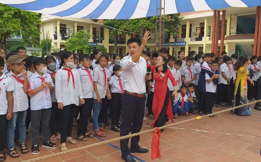 Các hoạt động ngoại khóa, lồng ghép giáo dục văn hóa ứng xử trường học thu hút đông đảo học sinh tham gia.