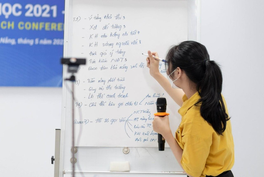 Sinh viên Trường ĐH Kinh tế, ĐH Đà Nẵng với bài học huy động vốn và đầu tư tài chính.