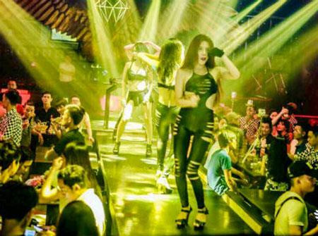 Thế giới đêm của vũ nữ Hà Thành