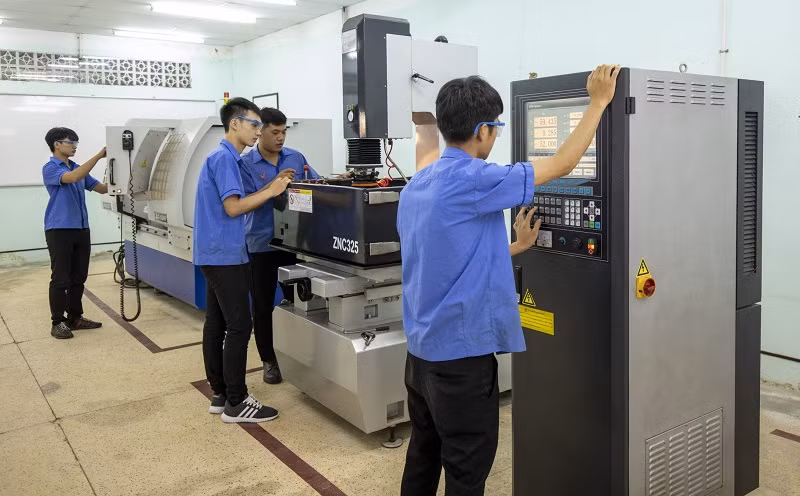 Một tiết thực hành của sinh viên Trường Cao đẳng Lý Tự Trọng.