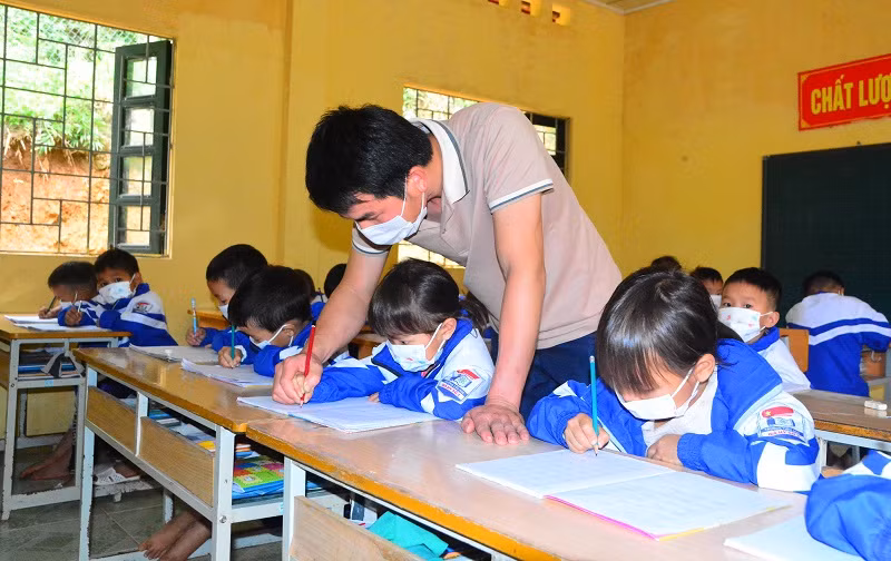 Mỗi thầy, cô giáo đều phải thay đổi để đáp ứng yêu cầu mới.