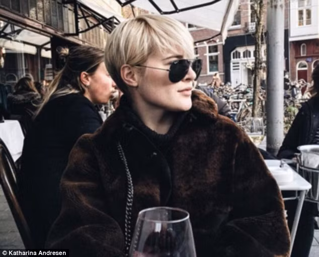 Nữ sinh 19 tuổi trở thành tỉ phú trẻ nhất thế giới năm 2016 ảnh 5