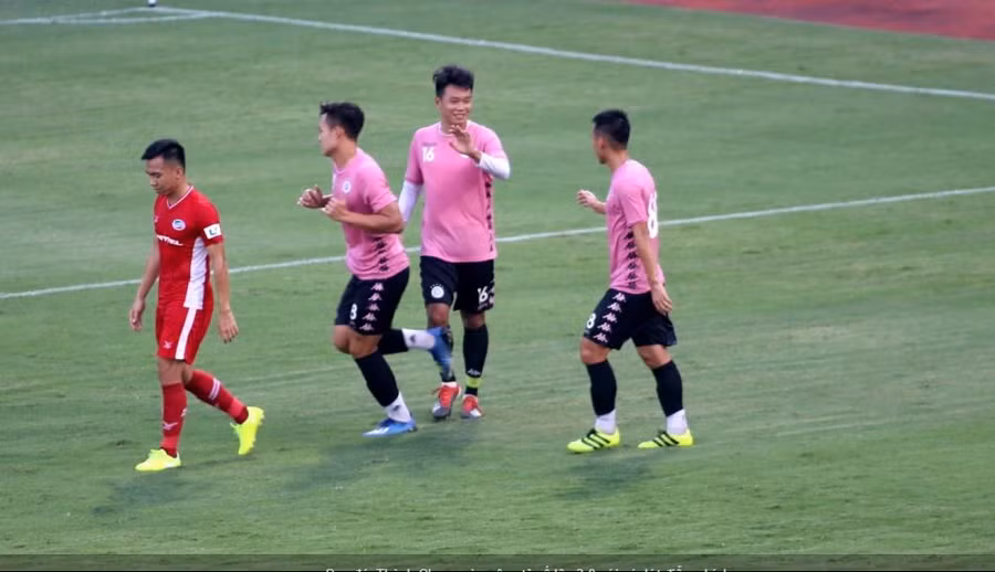 Thành Chung tiếp tục ghi bàn vào lưới Viettel chỉ sau 3 ngày tái đấu.