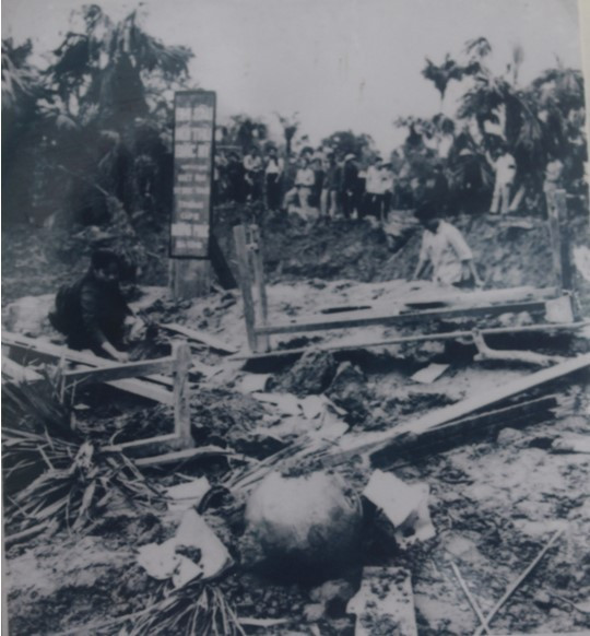 Ngôi trường bị phá nát do bom Mỹ. Ảnh tư liệu Ngôi trường bị phá nát do bom Mỹ. Ảnh tư liệu