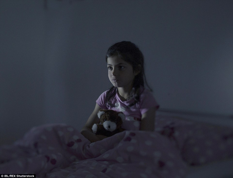 Trẻ em ngủ vạ vật trên hành trình di cư tới châu Âu ảnh 10