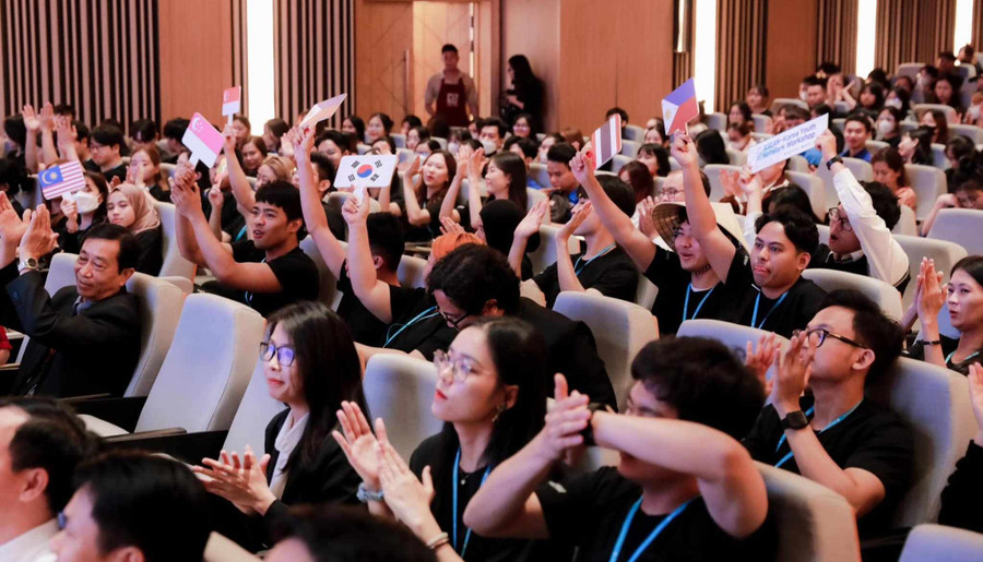 Hội thảo Mạng lưới thanh niên ASEAN-Hàn Quốc 2023 có sự tham gia của sinh viên của 11 quốc gia. Hội thảo Mạng lưới thanh niên ASEAN-Hàn Quốc 2023 có sự tham gia của sinh viên của 11 quốc gia.