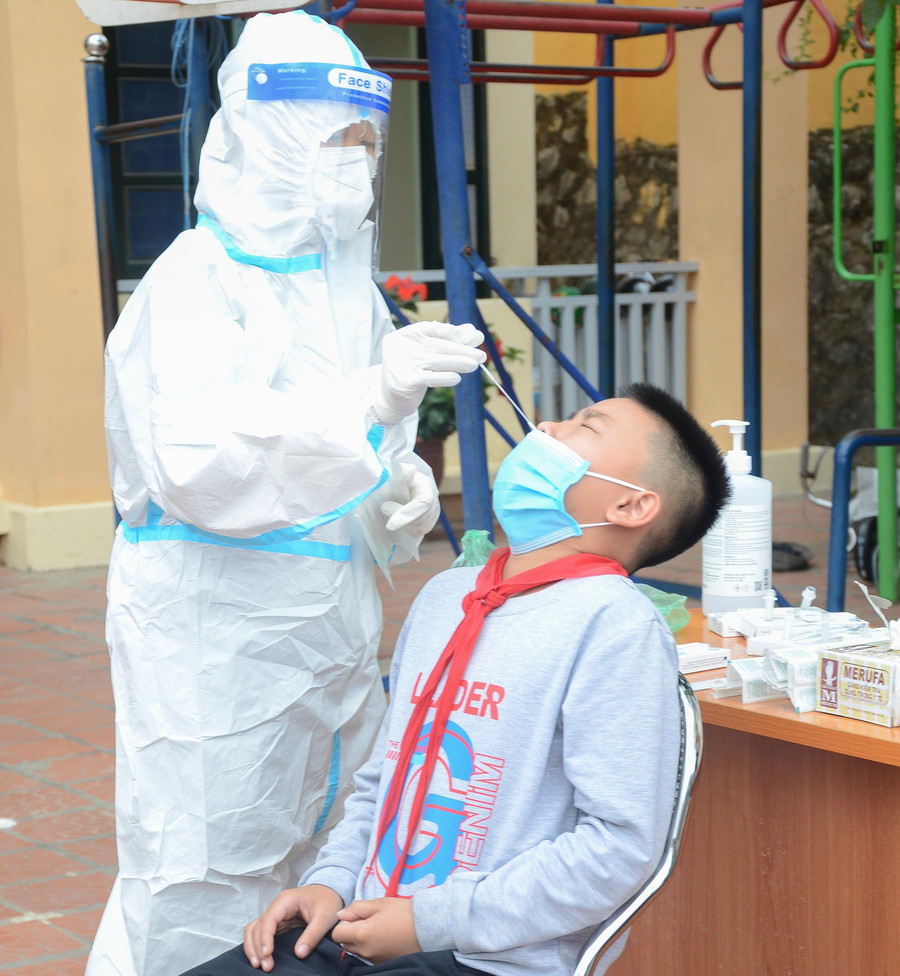 Năm học 2021 – 2022, ngành Giáo dục TP Điện Biên Phủ liên tiếp chịu ảnh hưởng nặng nề bởi dịch bệnh Covid-19, với nhiều ca mắc là học sinh. Năm học 2021 – 2022, ngành Giáo dục TP Điện Biên Phủ liên tiếp chịu ảnh hưởng nặng nề bởi dịch bệnh Covid-19, với nhiều ca mắc là học sinh.