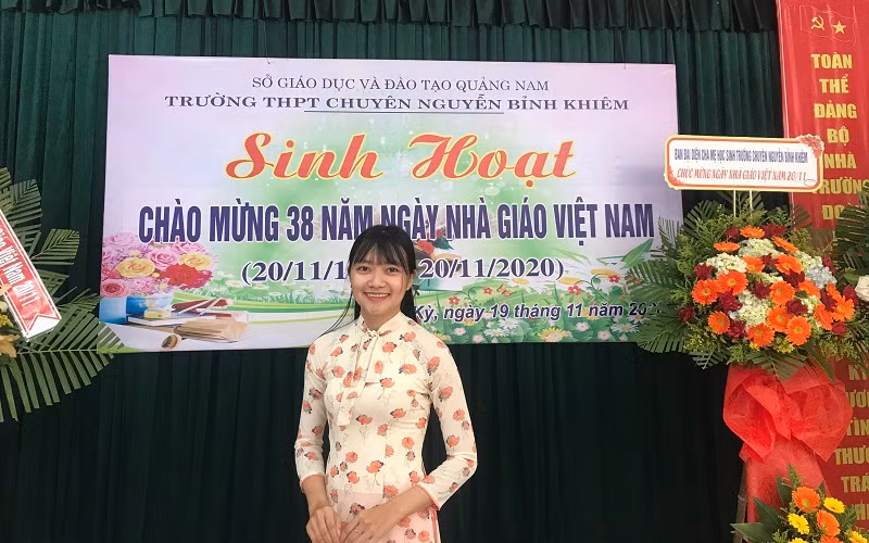 Cô giáo Mai Thị Lệ Huyền được Sở GD&amp;ĐT Quảng Nam tuyển dụng theo chính sách “thu hút nhân tài”. Ảnh: NVCC