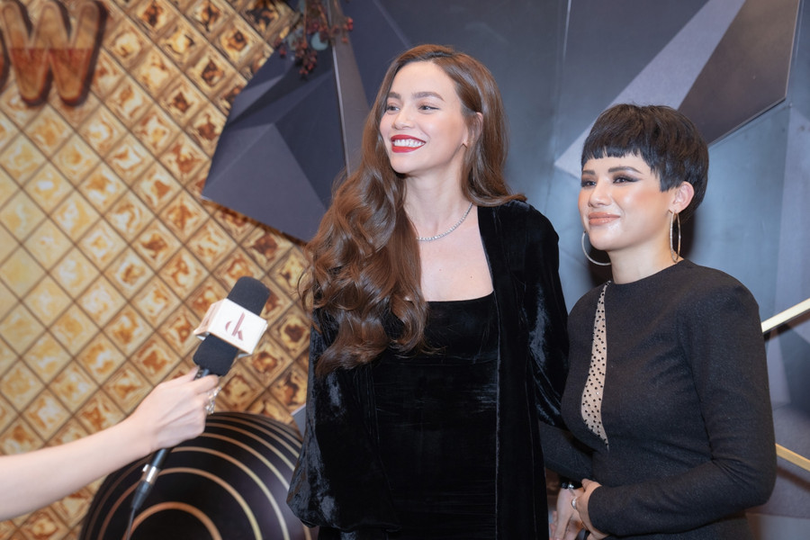 Nụ cười tươi cùng thần thái rạng ngời của bà mẹ ba con.