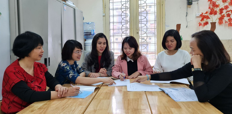 Giáo viên chủ động chọn sách giáo khoa từ năm học tới. Ảnh minh họa: Vân Anh