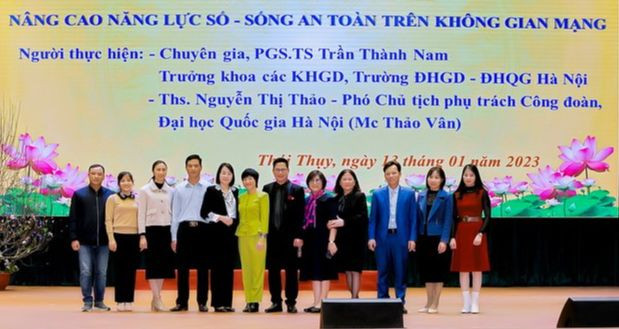 Phòng GD&ĐT huyện Thái Thụy tổ chức chuyên đề về nâng cao năng lực số, sống an toàn trên không gian mạng. Phòng GD&ĐT huyện Thái Thụy tổ chức chuyên đề về nâng cao năng lực số, sống an toàn trên không gian mạng.