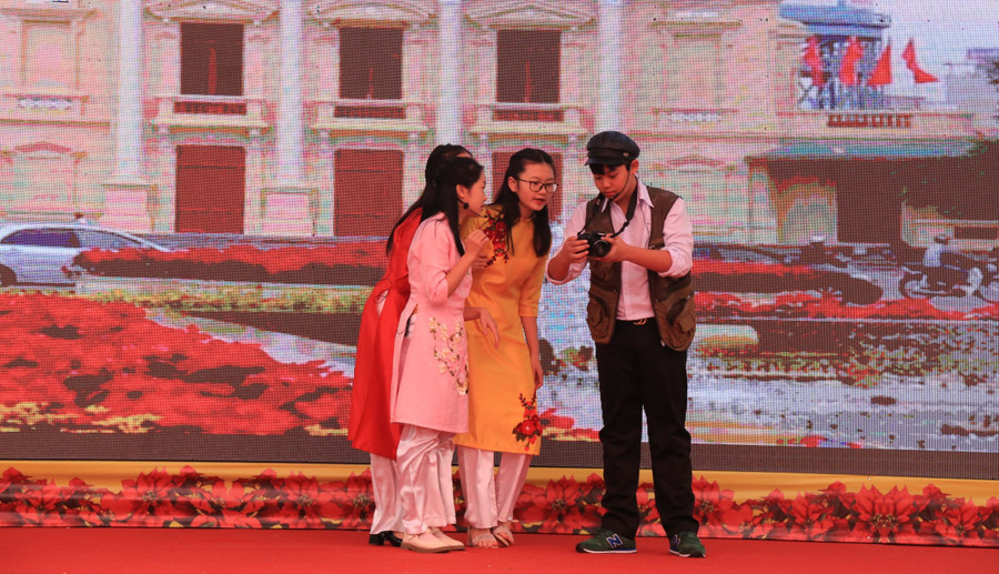 Phần trình bày bài trong tiết Ngữ văn của học trò Trường THCS Trần Phú, quận Lê Chân.