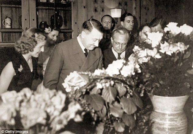 Soi nhan sắc người tình lâu năm của Hitler