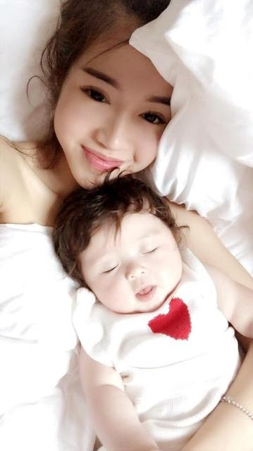 Con gái lai Tây của Elly Trần ẵm giải nhất cuộc thi Baby Vote Con gái lai Tây của Elly Trần ẵm giải nhất cuộc thi Baby Vote 15
