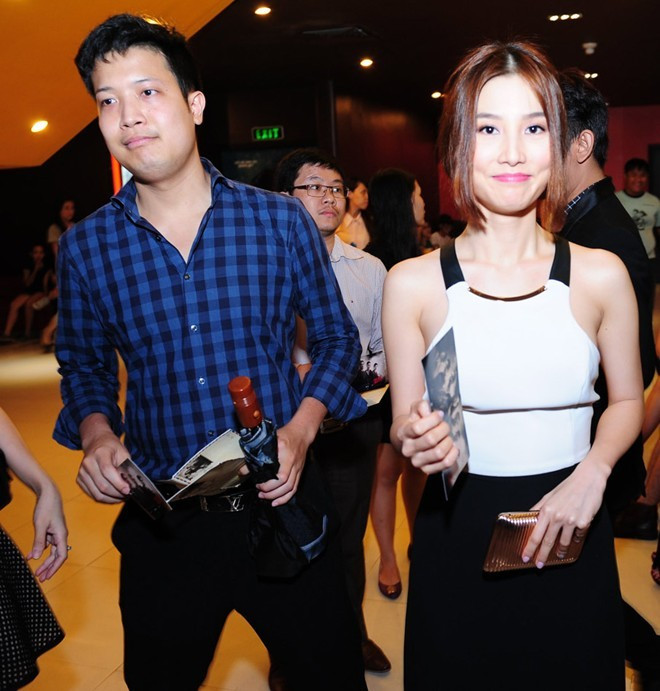 Người đẹp Diễm My 9x đang có mối tình ngọt ngào bên bạn trai đại gia và hé lộ cô đã được cầu hôn. Tháng 12/2013, trong một bài phỏng vấn, nữ diễn viên Mỹ nhân kế tâm sự cô muốn có một đám cưới khi cô 25 tuổi. Người đẹp Diễm My 9x đang có mối tình ngọt ngào bên bạn trai đại gia và hé lộ cô đã được cầu hôn. Tháng 12/2013, trong một bài phỏng vấn, nữ diễn viên Mỹ nhân kế tâm sự cô muốn có một đám cưới khi cô 25 tuổi.