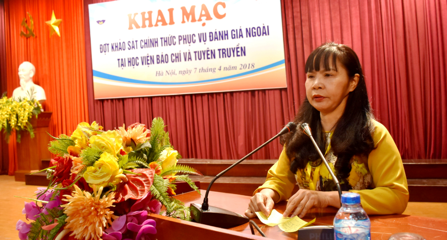 PGS.TS Nguyễn Phương Nga – Giám đốc Trung tâm Kiểm định chất lượng giáo dục, cố vấn đoàn đánh giá ngoài - phát biểu tại buổi lễ