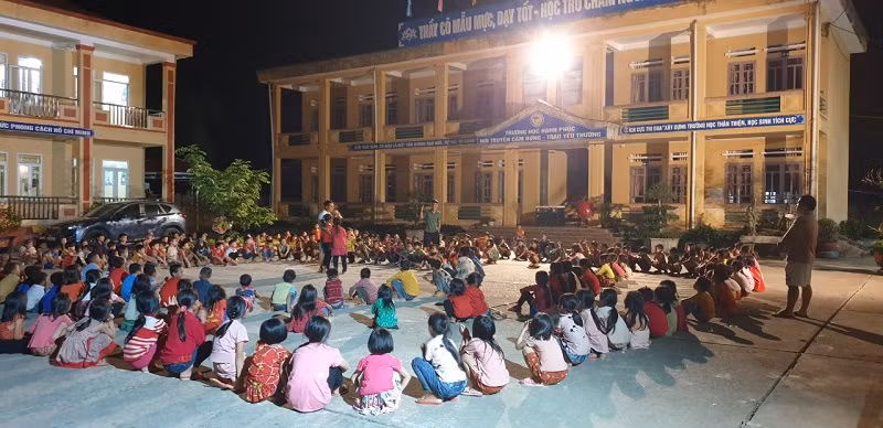 Học trò vùng cao vui học và tham gia hoạt động ngoại khóa trong ngôi trường giàu tình yêu thương.