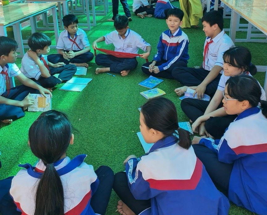 Học sinh THCS tại TP Buôn Ma Thuột tham gia hoạt động ngoại khóa. Ảnh: TT Học sinh THCS tại TP Buôn Ma Thuột tham gia hoạt động ngoại khóa. Ảnh: TT