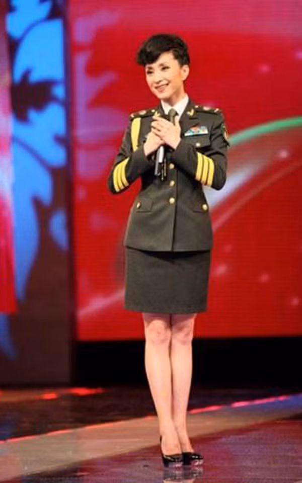 Ngắm nhan sắc mỹ nhân là “bồ chung” của chục quan tham Trung Quốc ảnh 3