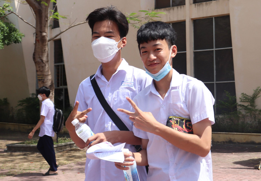 Chọn nguyện vọng phù hợp với năng lực học tập, thí sinh có nhiều cơ hội trúng tuyển vào các trường công lập. Chọn nguyện vọng phù hợp với năng lực học tập, thí sinh có nhiều cơ hội trúng tuyển vào các trường công lập.