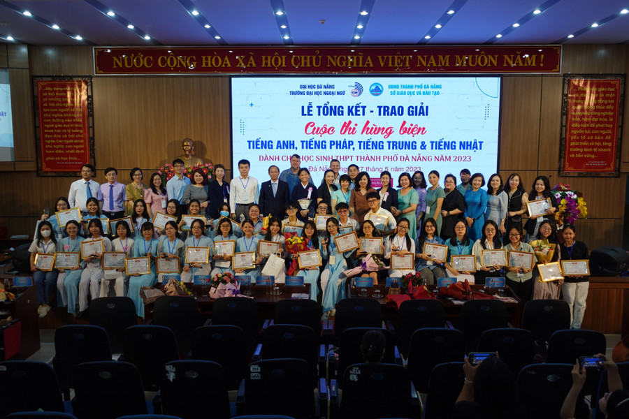 40 thí sinh vào vòng chung kết cuộc Hùng biện tiếng Anh, tiếng Pháp, tiếng Trung và tiếng Nhật do Trường ĐH Ngoại ngữ, ĐH Đà Nẵng tổ chức. 