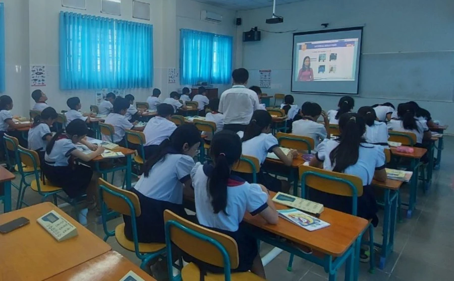 Tiết học Tiếng Anh tại Trường Tiểu học Thạnh An.