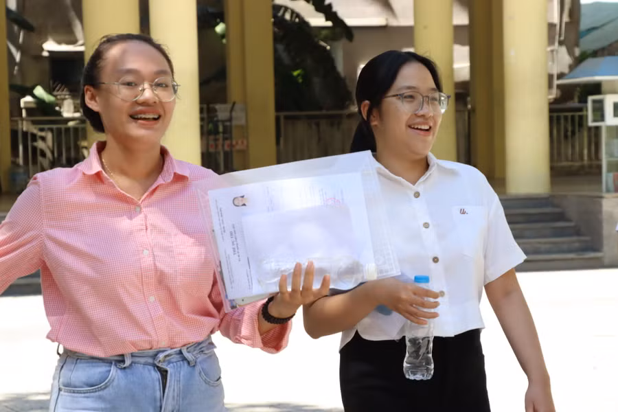 Thí sinh Đà Nẵng hoàn thành bài thi môn Ngữ văn.