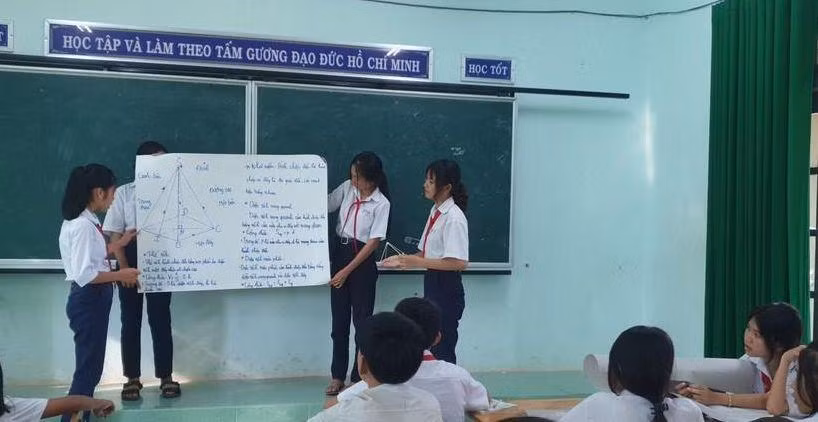 Học sinh Trường THCS Tam Thanh, huyện đảo Phú Quý (Bình Thuận). Ảnh: NVCC