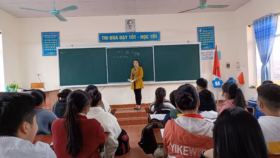 Cô Lưu Thị Thanh Nga trong một giờ lên lớp. Ảnh: NVCC