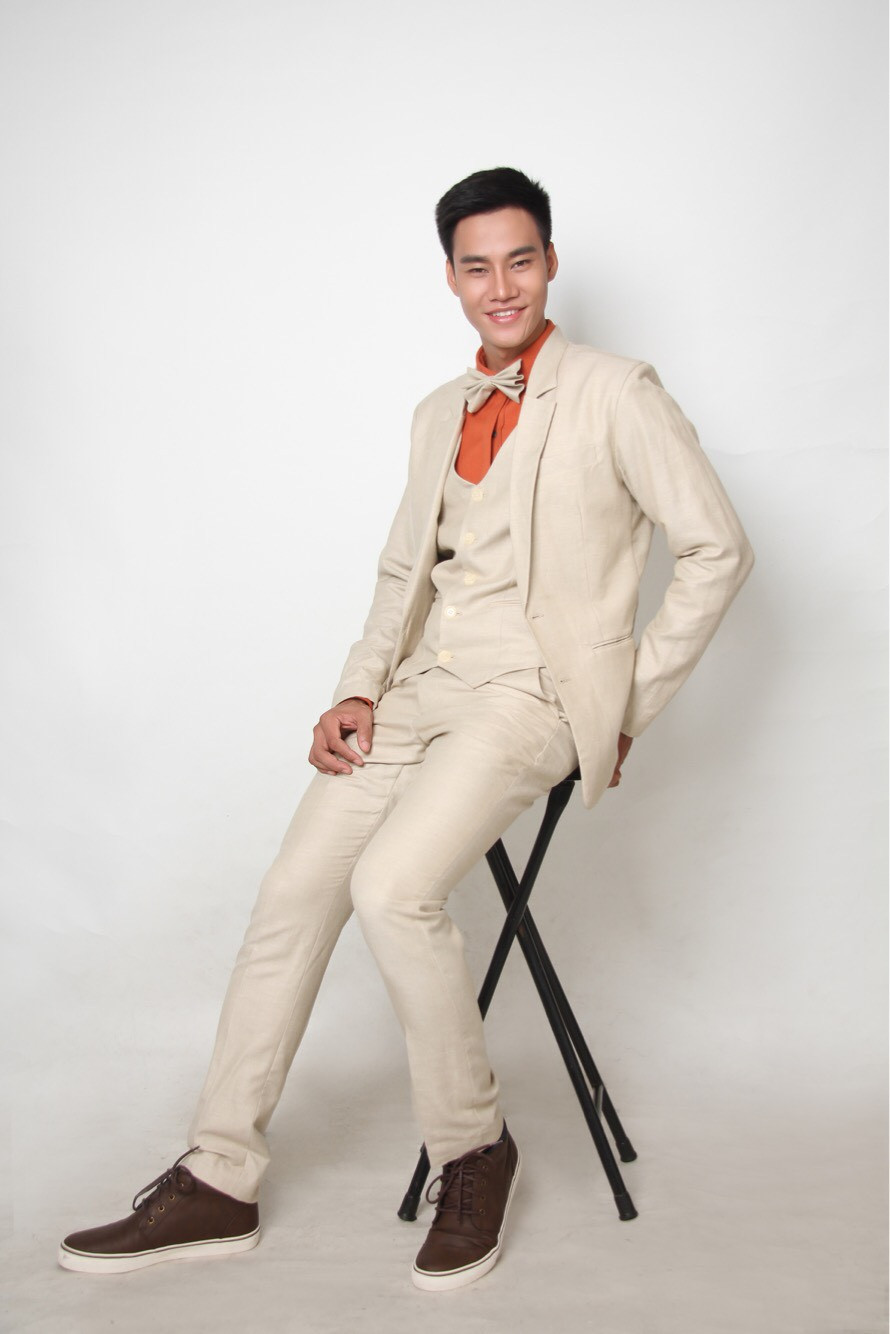 Ngoại hình "chuẩn không cần chỉnh" cùng giọng hát ngọt ngào, sâu lắng giúp Hùng Cường nhận được nhiều tình cảm của khán giả