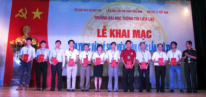 Khai mạc kỳ thi Olympic Vật lý sinh viên toàn quốc lần thứ 18