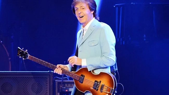 Paul McCartney là nhạc sĩ giàu nhất đảo quốc sương mù