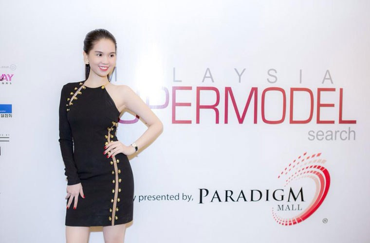 Cận cảnh Ngọc Trinh từ gái quê thành nữ hoàng ảnh 9