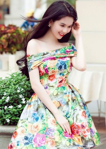 Cận cảnh Ngọc Trinh từ gái quê thành nữ hoàng ảnh 2