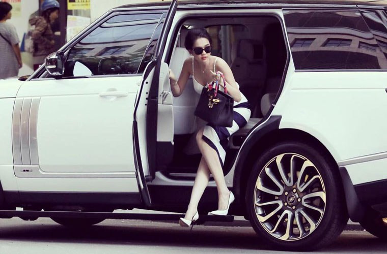 Cận cảnh Ngọc Trinh từ gái quê thành nữ hoàng ảnh 7