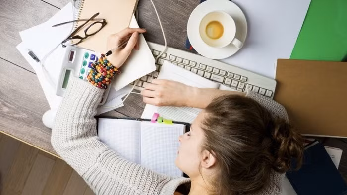 Mối nguy hại khôn lường từ việc liên tục tắt chuông báo thức đi rồi ngủ lại