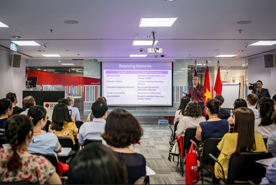 Giảng viên Tom Cuming chia sẻ về Kiến tạo Cộng đồng Học tập Chuyên nghiệp