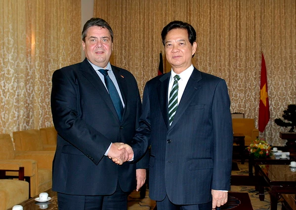 Thủ tướng Nguyễn Tấn Dũng tiếp Phó Thủ tướng Đức Sigmar Gabriel 