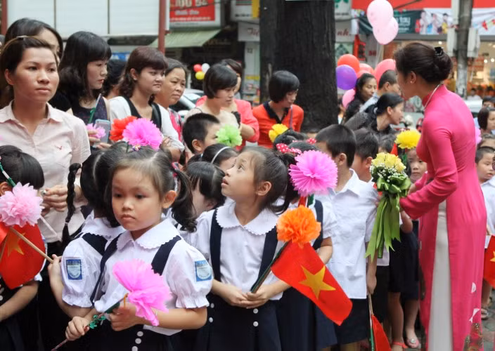 Phụ huynh và học sinh luôn gửi trọn niềm tin vào nhà giáo.