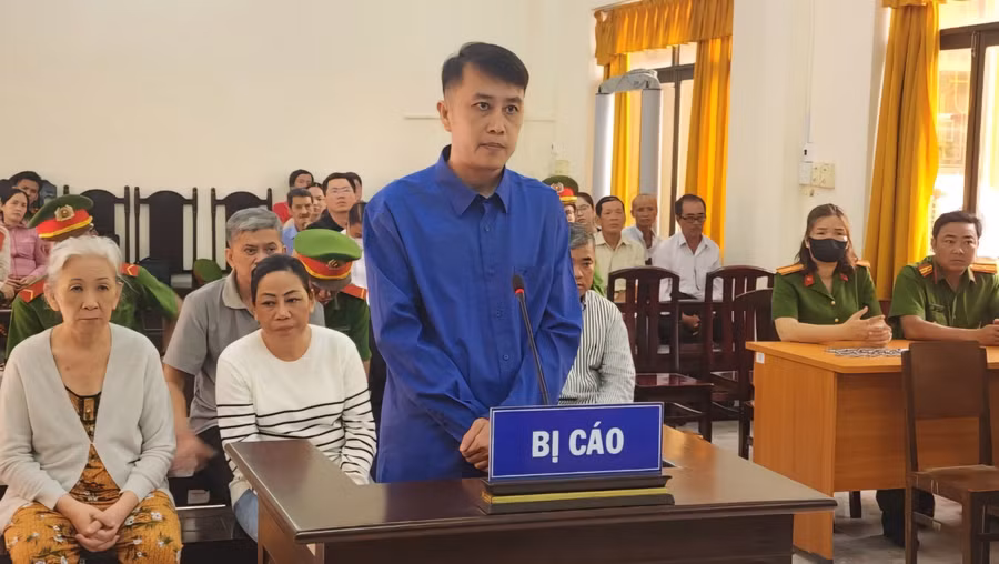 Nguyễn Thanh Phong tại tòa.