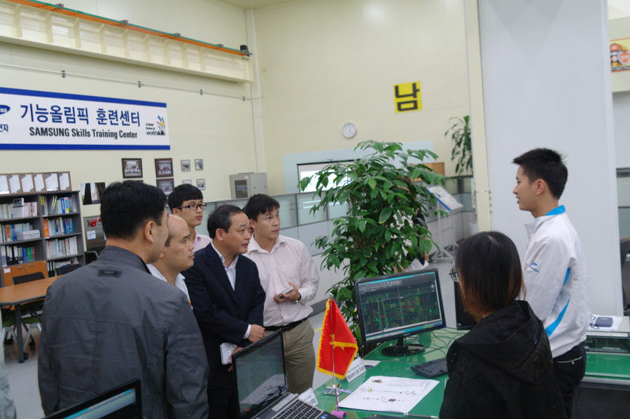 Nguyễn Văn Tuấn tại Trung tâm đào tạo kỹ năng Samsung Nguyễn Văn Tuấn tại Trung tâm đào tạo kỹ năng Samsung