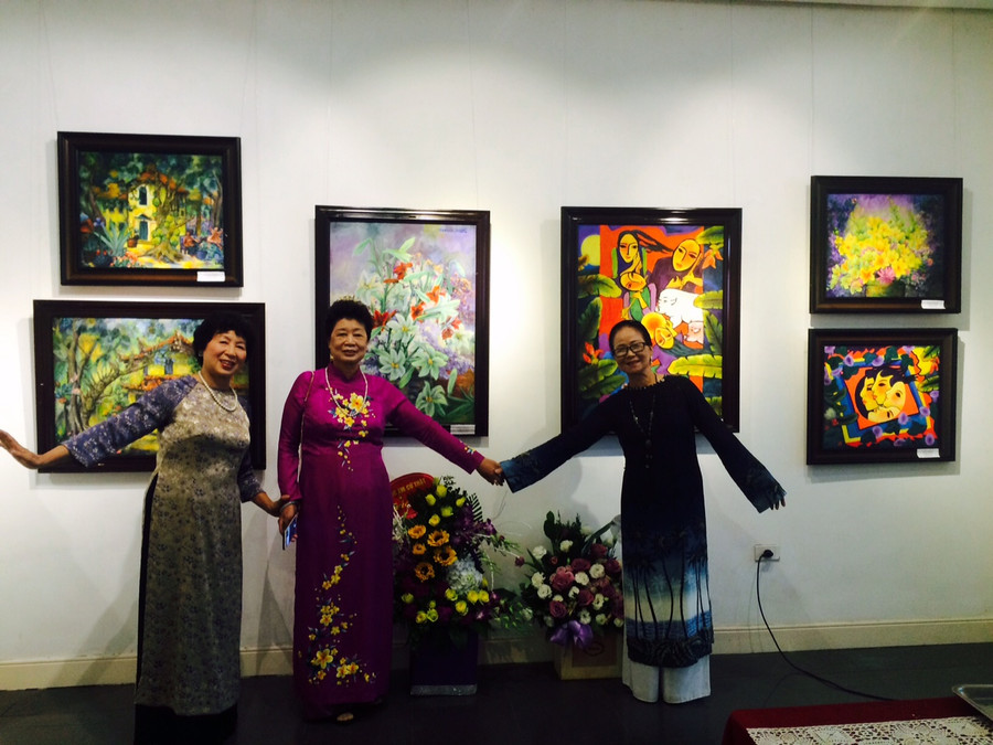 Ba nữ nhà giáo - họa sĩ bên các tác phẩm của mình