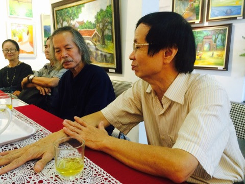 Nhà giáo - hoạ sĩ Nguyễn Hữu Hạnh chia sẻ về triển lãm với hội đồng nghệ thuật