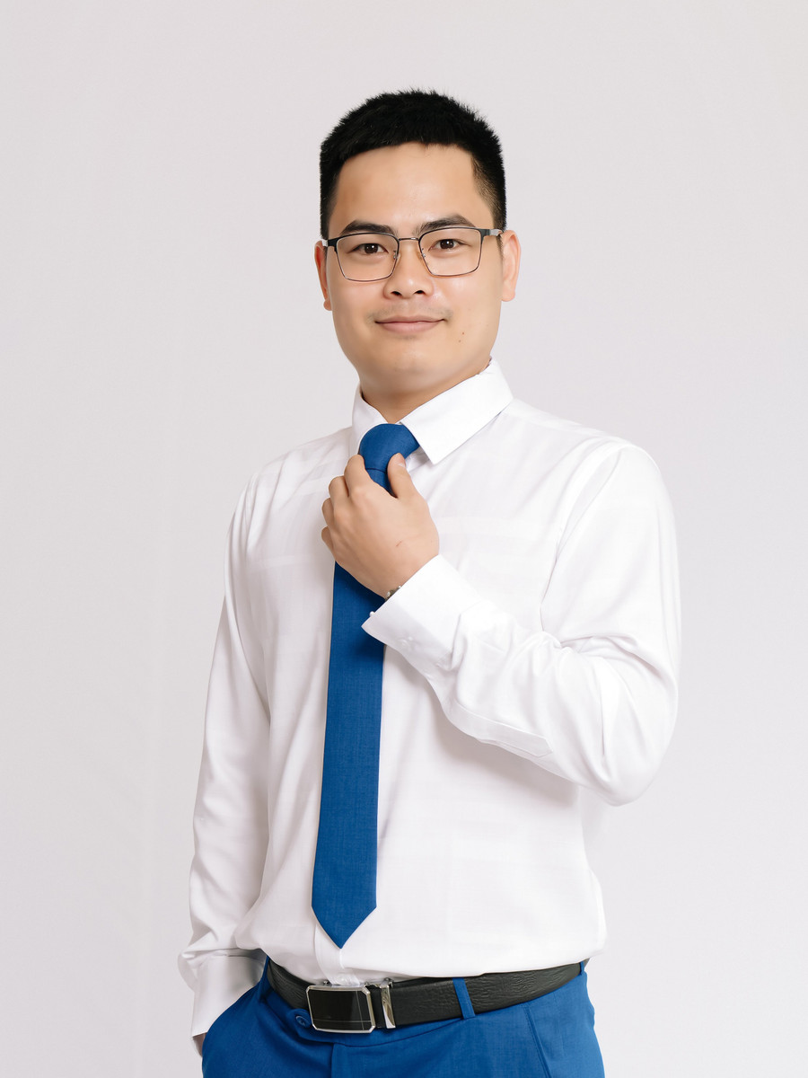 Thầy Trương Văn Minh.